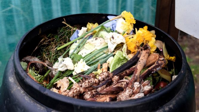full composting bin