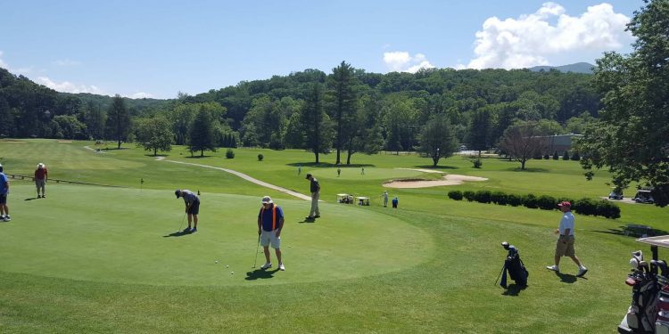 Asheville Municipal Golf Course player on putting green