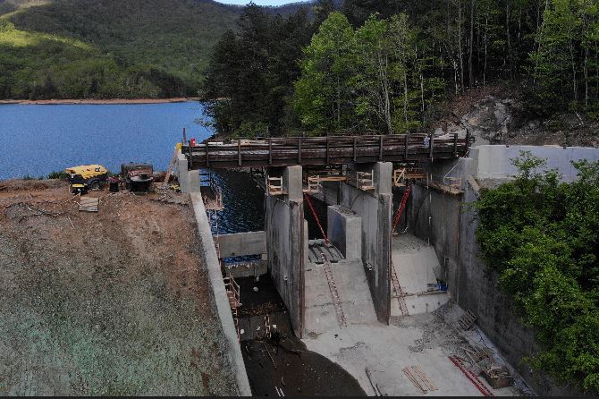 dam gates and chute improvements