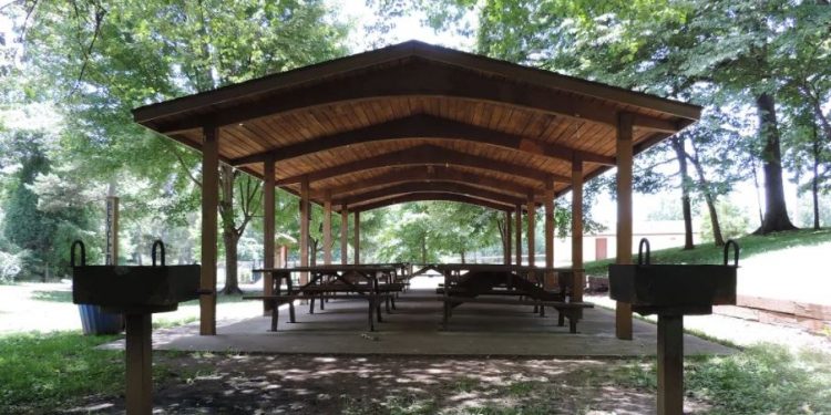 Murphy Oakley Park picnic shelter