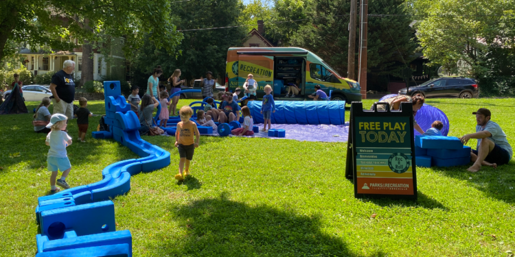 rec and roll setting games on lawn